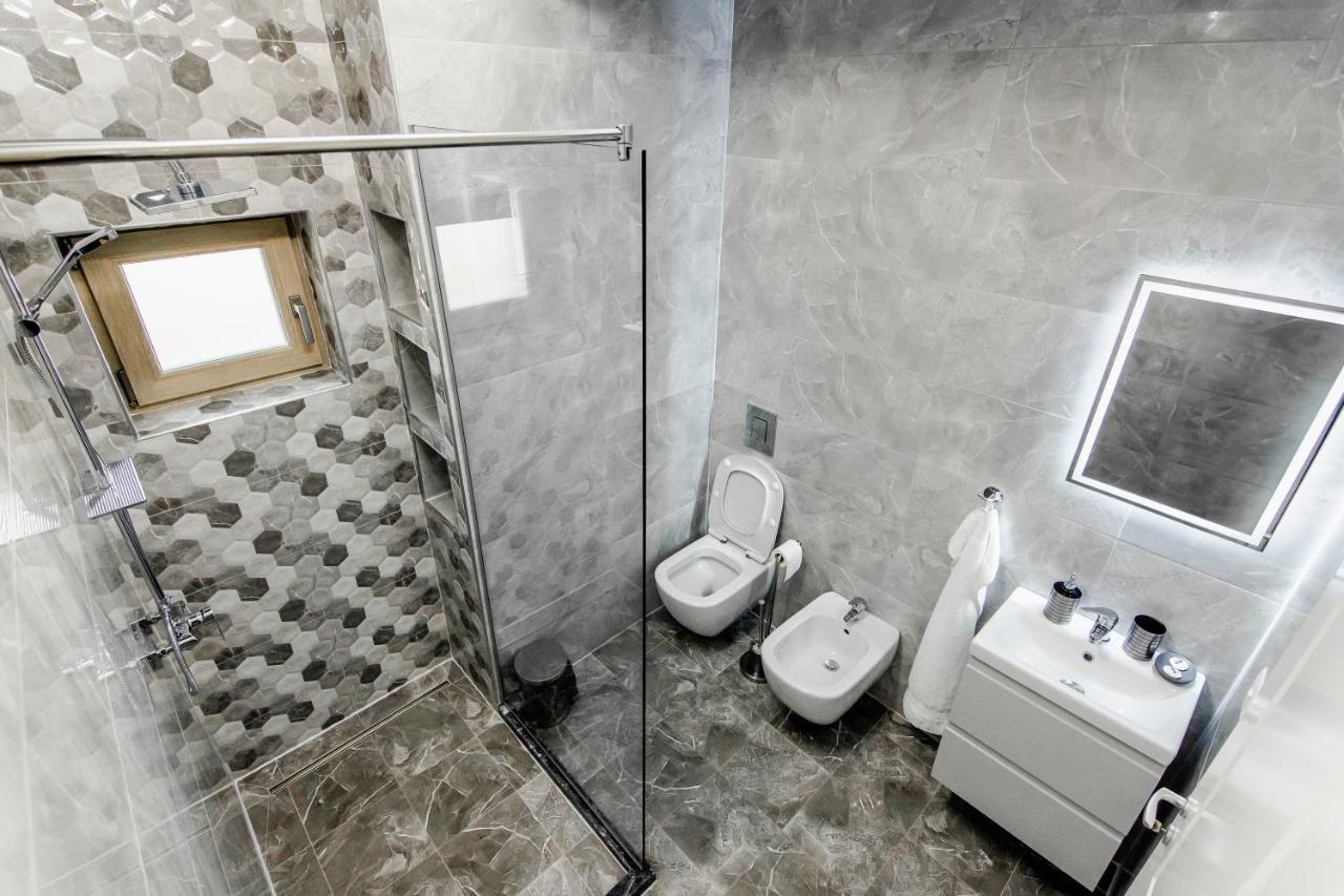 Samplus Central Apartment Крайова Экстерьер фото